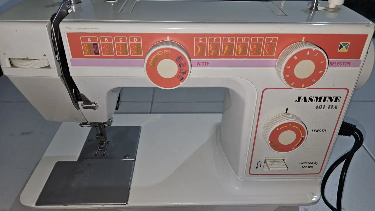 چرخ خیاطی کاچیران یاسمن 401|چرخ خیاطی و ریسندگی|مهاباد (آذربایجان غربی), |دیوار