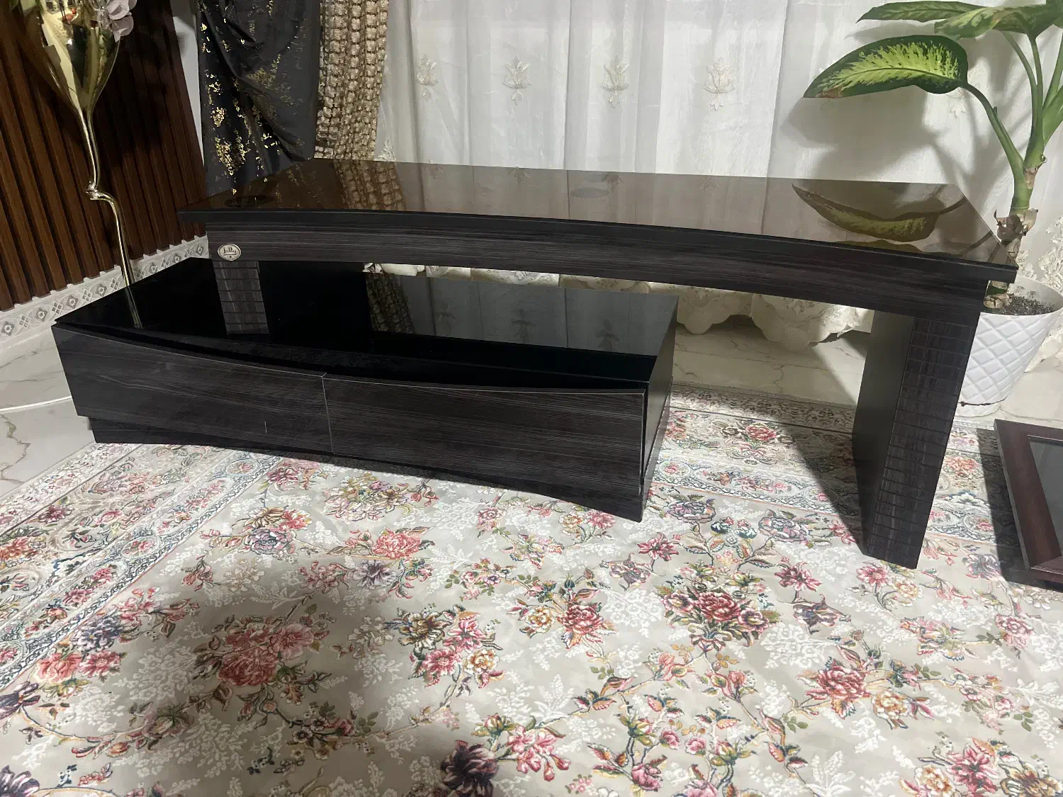 میز تلویزیون در حد نو|میز تلویزیون|خلخال, |دیوار