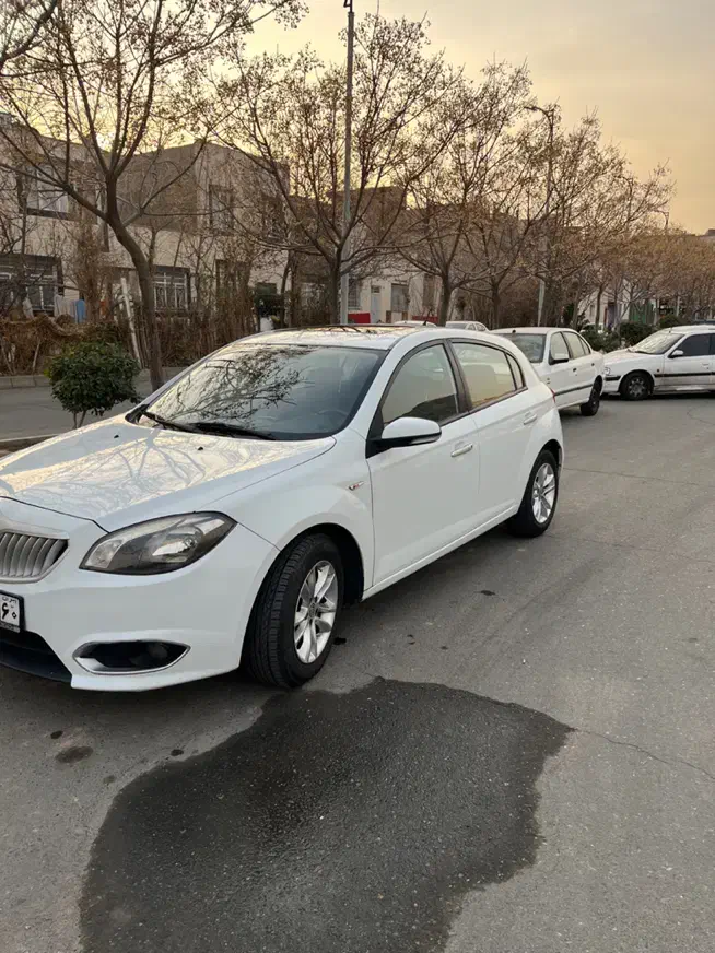 برلیانس ۳۲۰ اتوماتیک ۱۶۵۰|خودرو سواری و وانت|تهران, بهارستان|دیوار