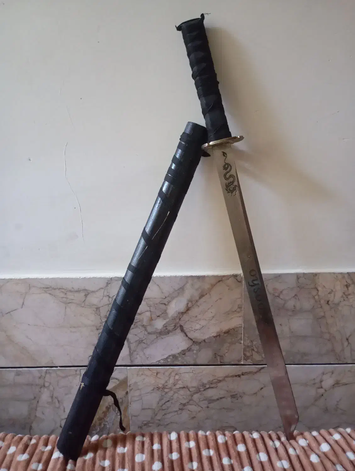 شمشیر سامورایی|کلکسیون اشیاء عتیقه|بجنورد, |دیوار