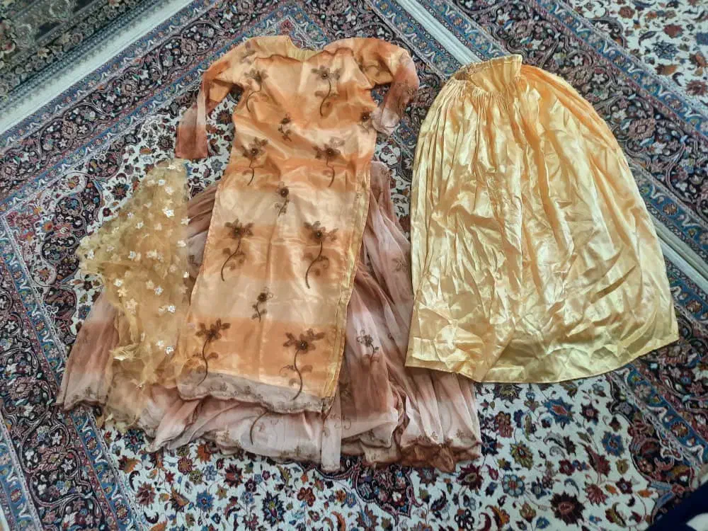 لباس محلی|لباس|شیراز, شهرک امام حسین|دیوار