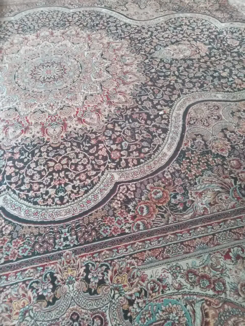 ۲ تا فرش ۱۲ و ۶ متری یه رنگ|فرش|بومهن, |دیوار