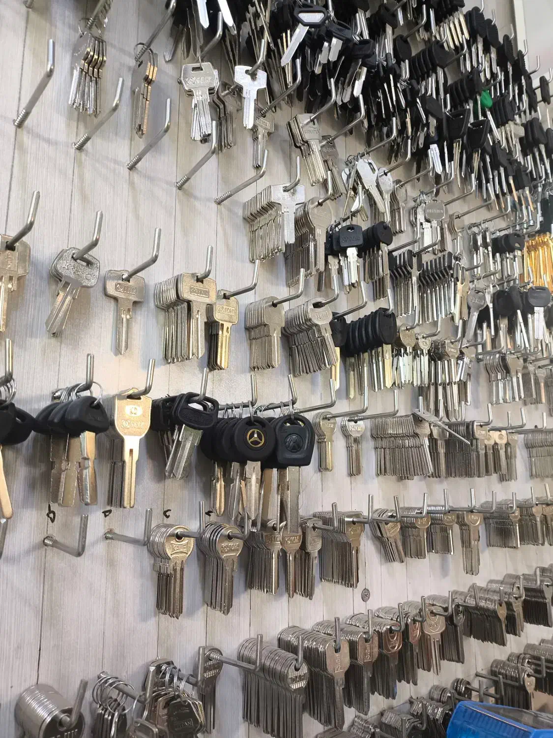 کلید سازی ، قفل سازی ، ریموت ، سوییچ|خدمات پیشه و مهارت|قم, زنبیل آباد|دیوار