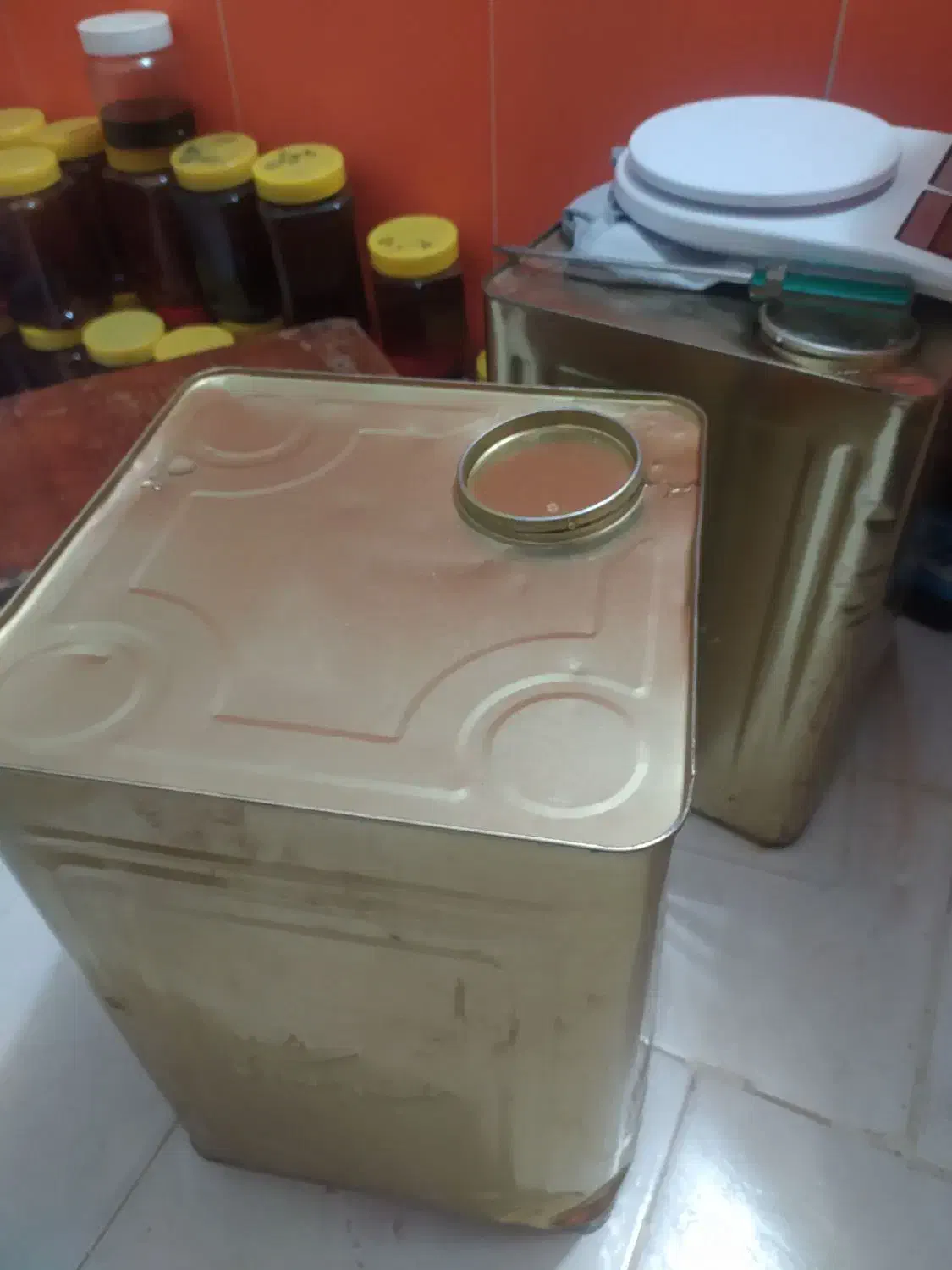 حلب خالی|ظروف نگهدارنده، پلاستیکی، یک‌بارمصرف|شیراز, شهرک سراج‎|دیوار