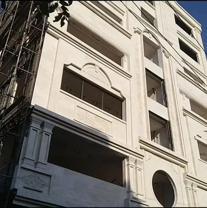 به چند کارگر ساده کاشی کاری نیازمندم|استخدام معماری، عمران و ساختمانی|قم, شهرک قدس|دیوار
