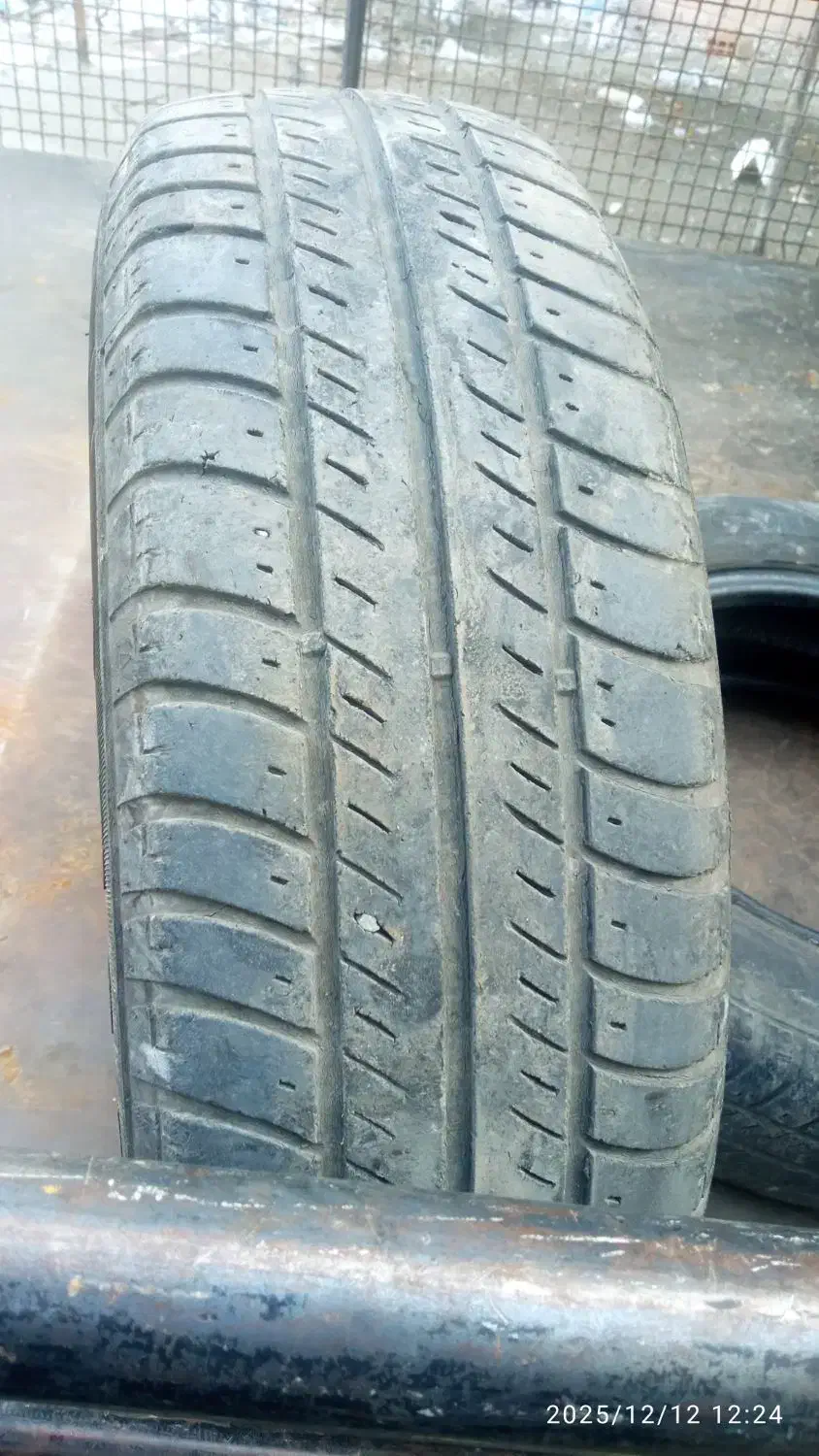 لاستیک پژووپیکان وانت|قطعات یدکی و لوازم جانبی|کرج, حصارک پایین|دیوار