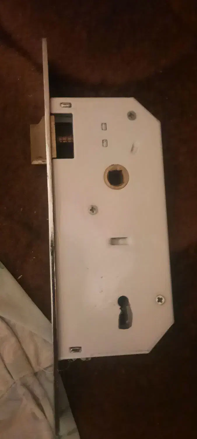 قفل نونو|ابزارآلات|همدان, |دیوار