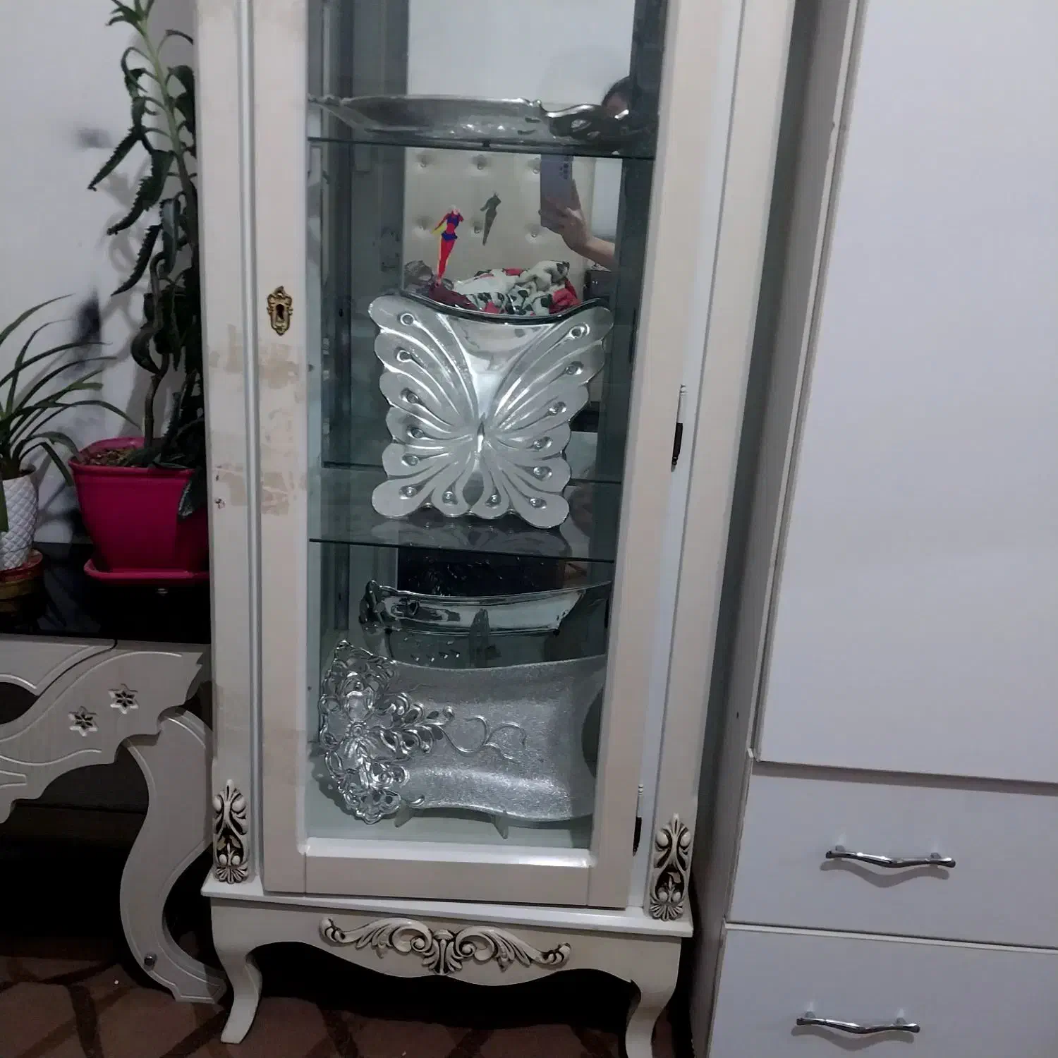 بوفه|بوفه، ویترین، کنسول|مهاجران, |دیوار