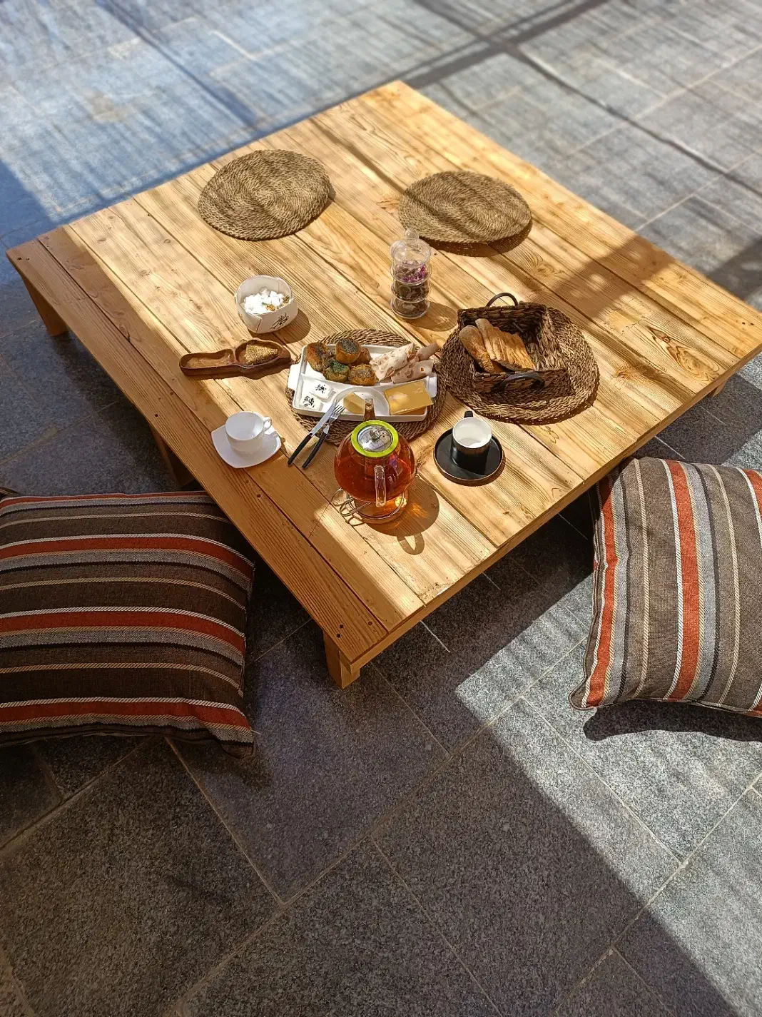 کوسن و تکیه گاه|مبلمان خانگی و میز عسلی|طرقبه, |دیوار