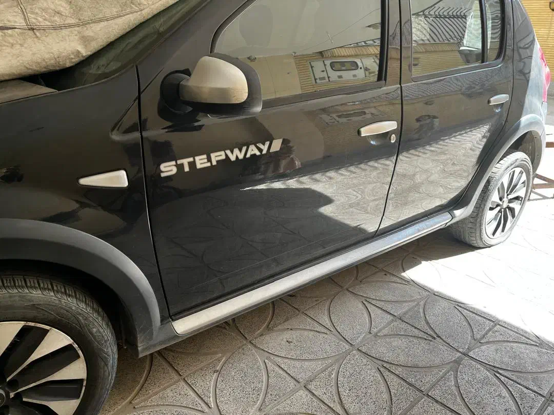 ساندرو استپ وی اتوماتیک مشکی تمیز|خودرو سواری و وانت|اصفهان, جلالیه|دیوار