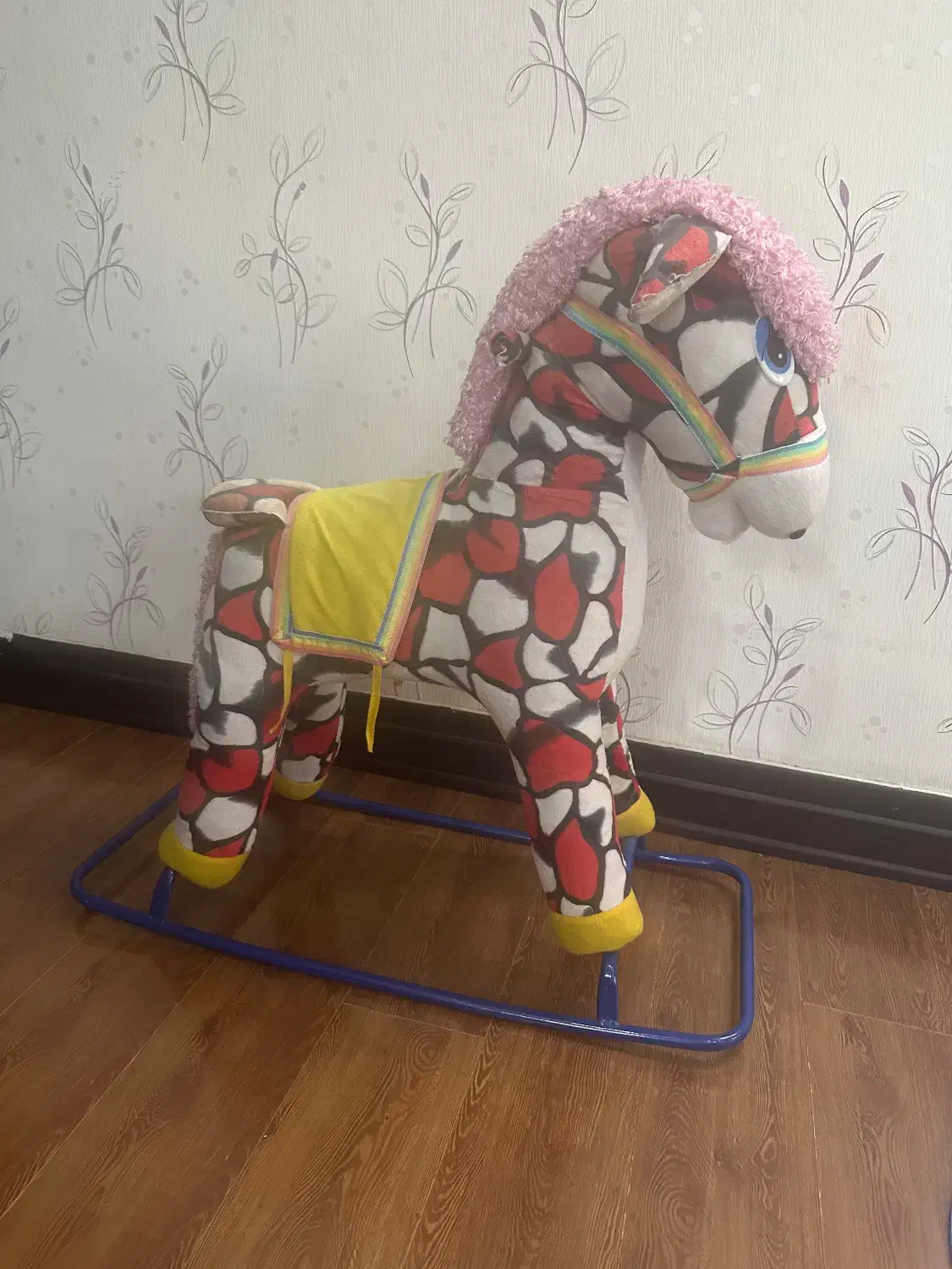 راکر اسب|اسباببازی بچه|فولادشهر, C4|دیوار