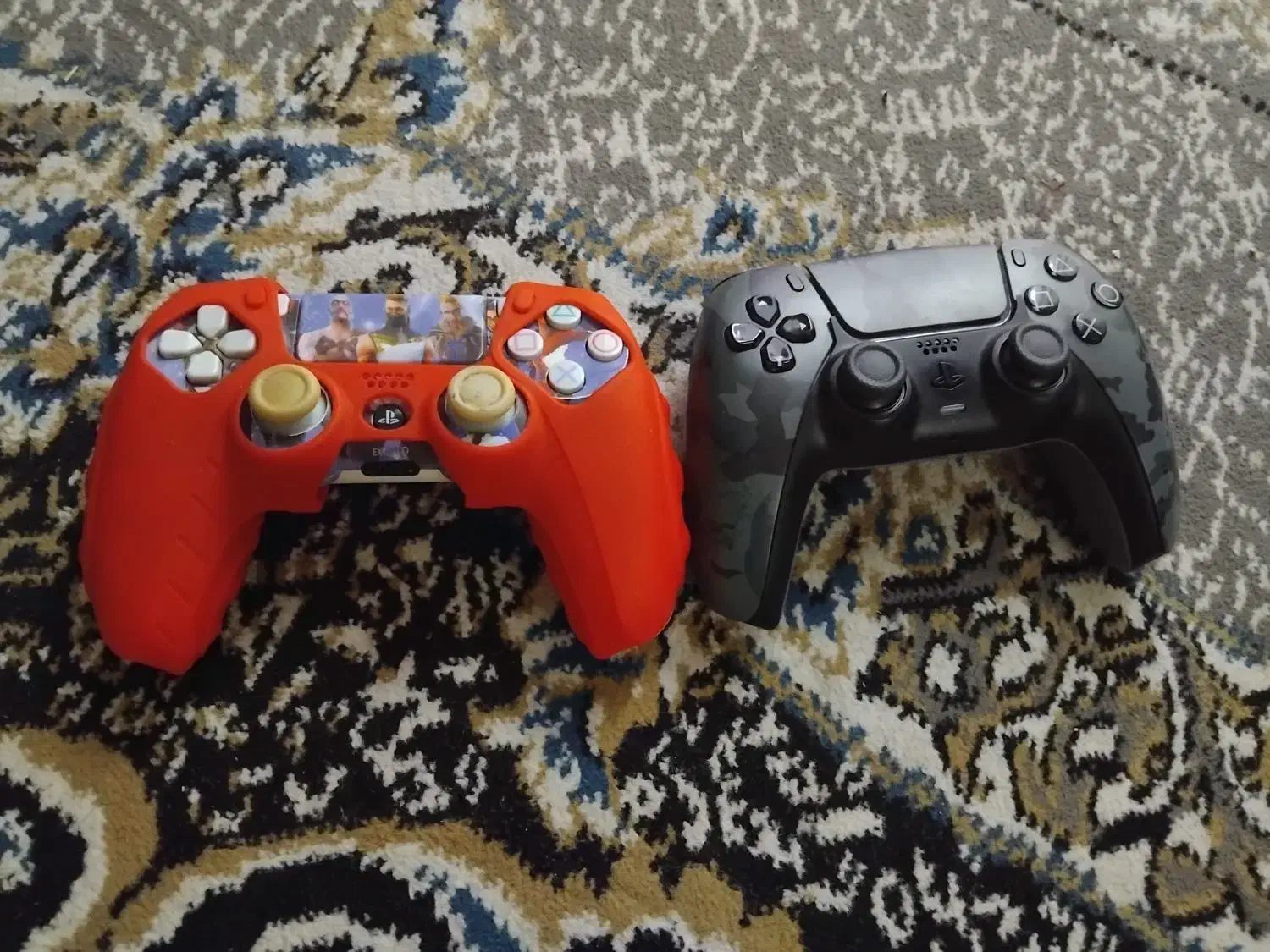 دوعدد دسته ps4 با کاور|کنسول، بازی ویدئویی و آنلاین|تهران, هاشمی|دیوار