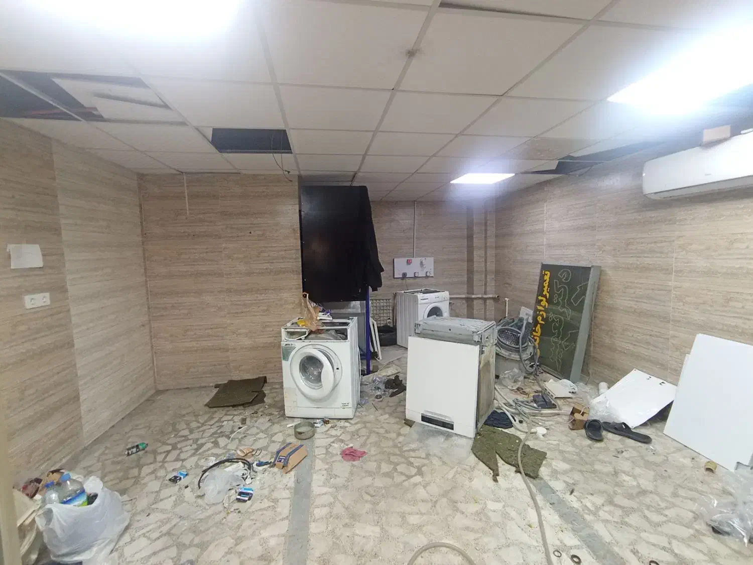 ۲۷متر مغازه / روبروی برج بلوارگیلان /|اجارهٔ مغازه و غرفه|رشت, بلوار گیلان|دیوار