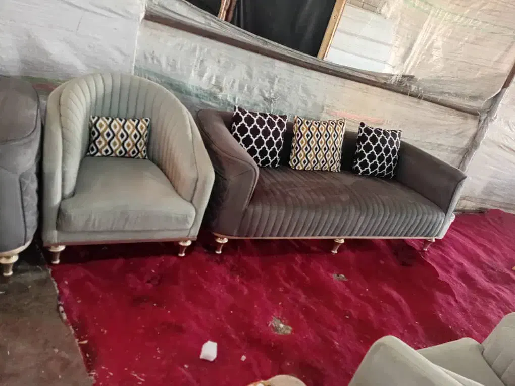 حراج مبلمان استوک فقط ۱۴میلیون|مبلمان خانگی و میز عسلی|شیراز, شهرک مفتح|دیوار