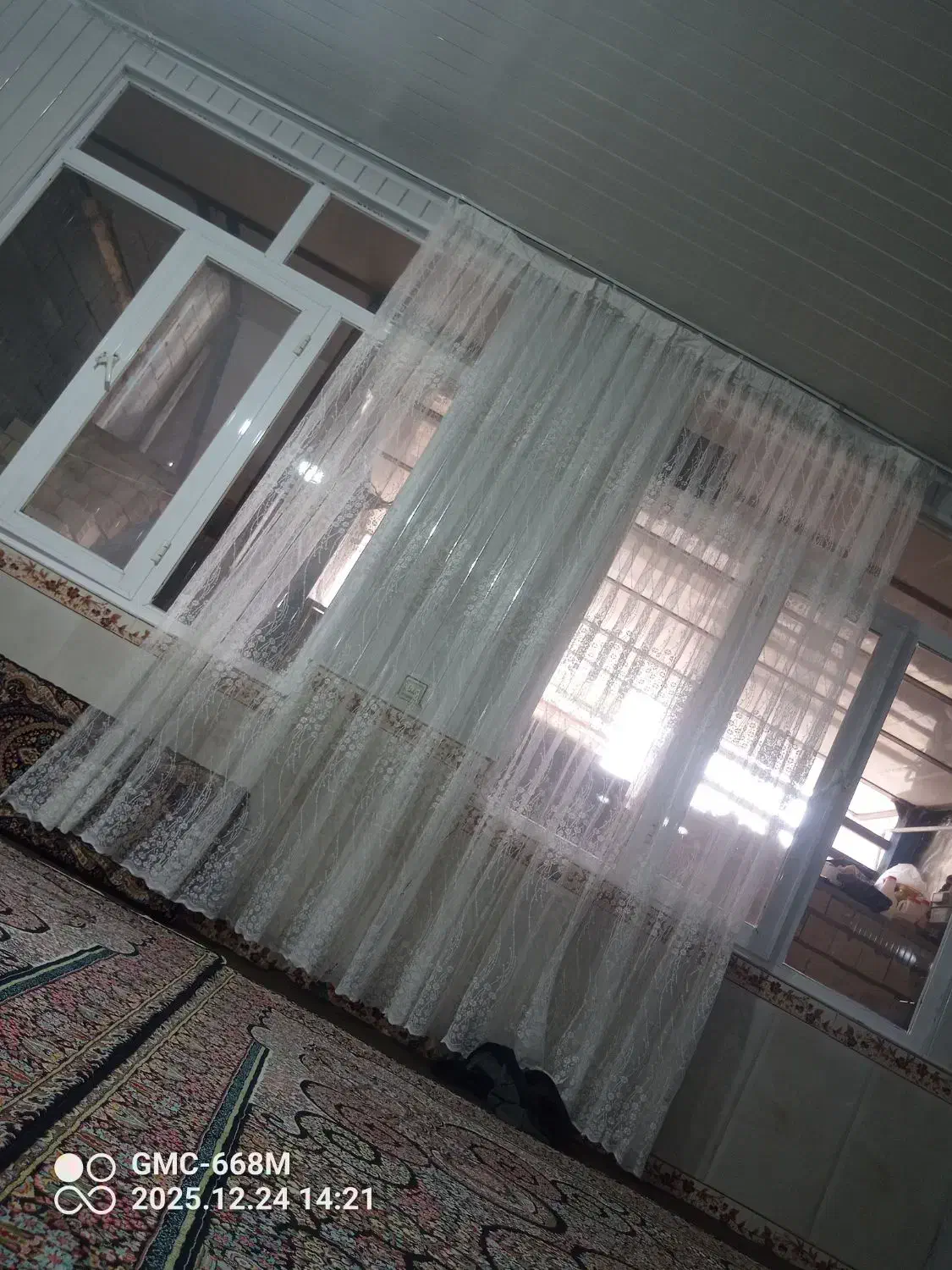 پرده|پرده، رانر، رومیزی|روانسر, |دیوار