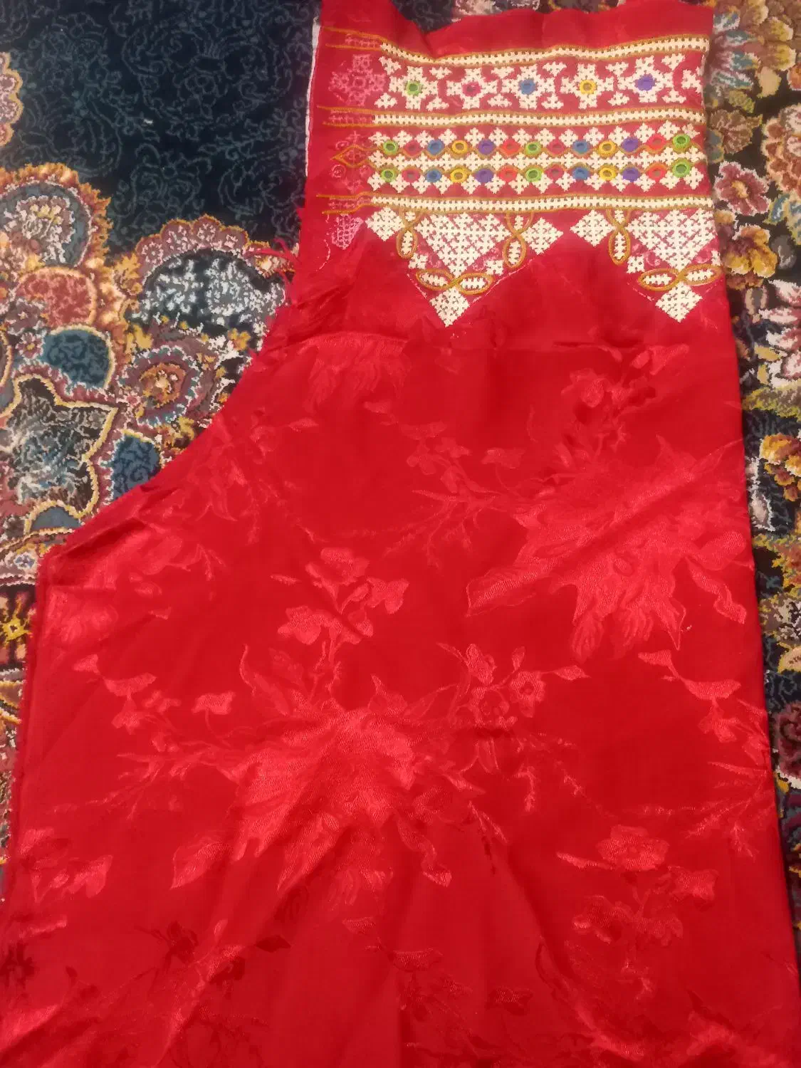 لباس پلیواری|لباس|بمپور, |دیوار