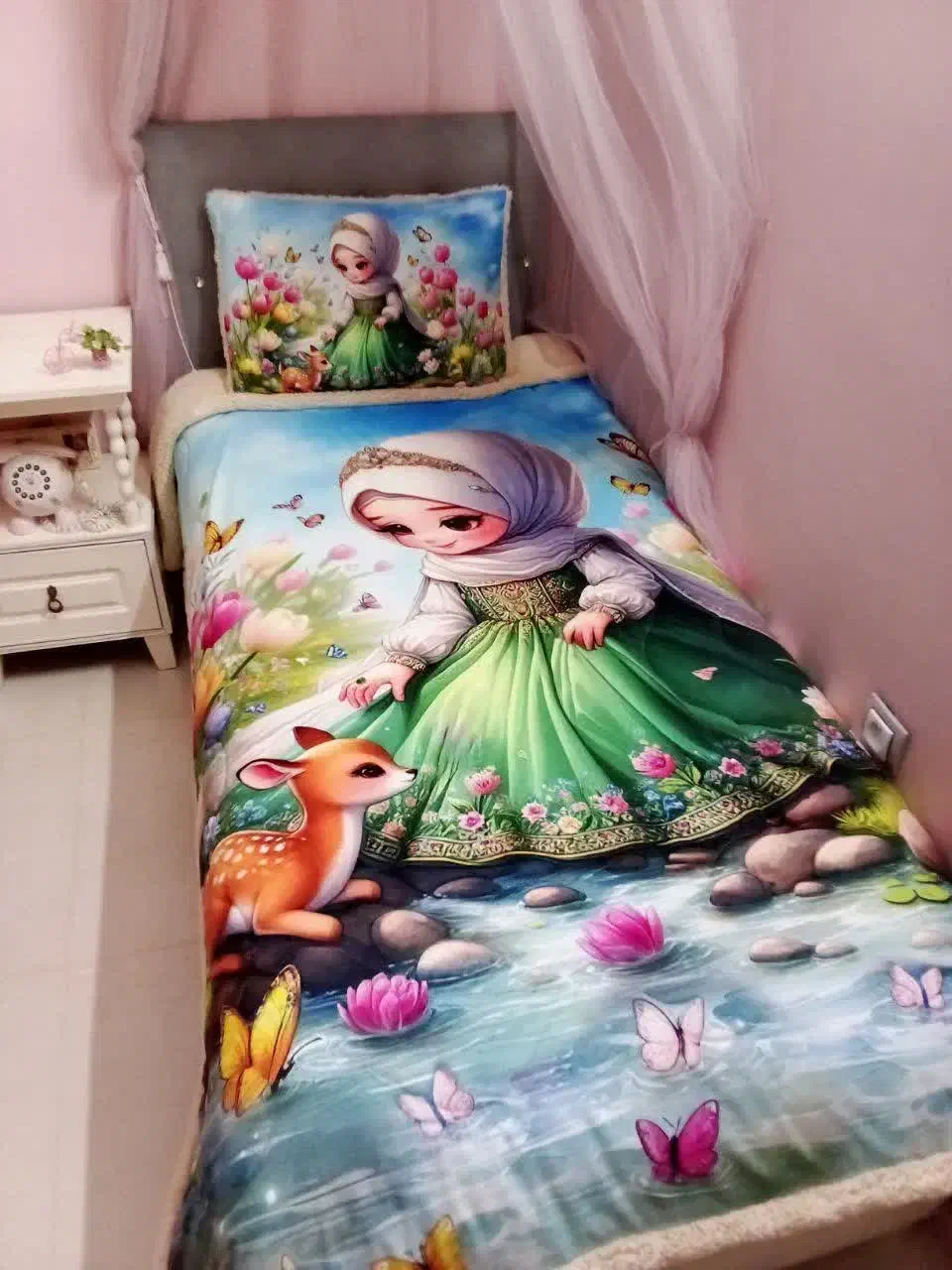 پتو و رو بالشتی دخترانه|رختخواب، بالش، پتو|مشهد, رضاییه|دیوار