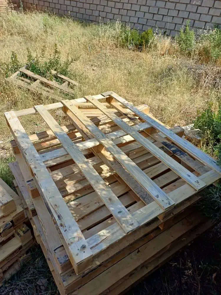 پالت چوبی بسیارتمیز|عمده‌فروشی|شیراز, ترمینال باربری|دیوار