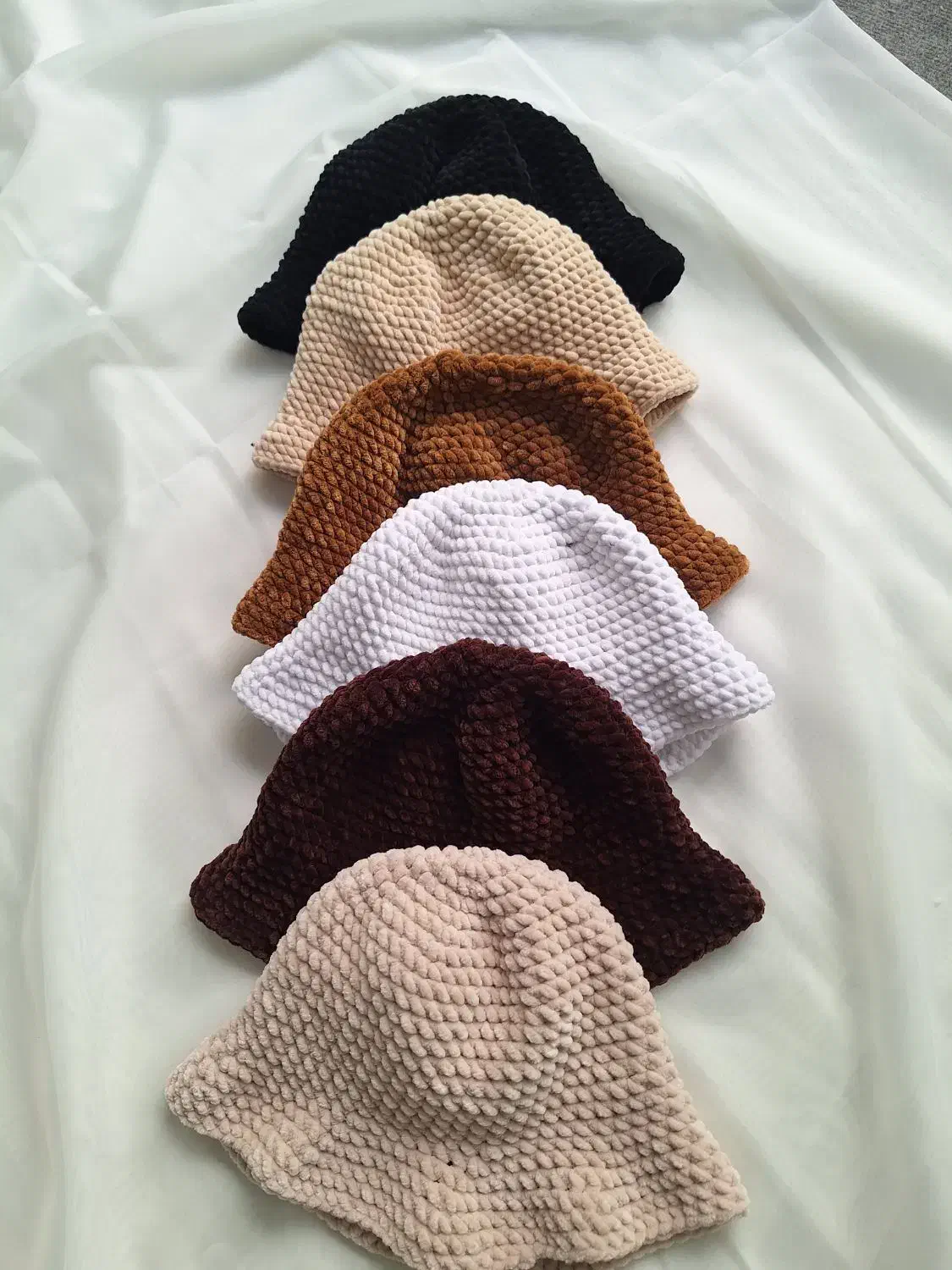 کارهای دستساز با نخ رافیا و مکرومه|صنایع دستی و سایر لوازم تزئینی|شیراز, عفیفآباد|دیوار