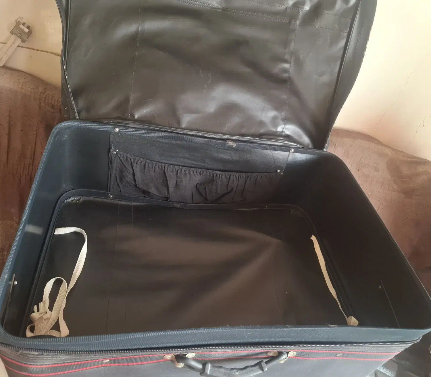 چمدان‌‌بزرگ‌برزینتی‌‌بافیمت‌مناسب‌بفروش‌می‌رسد|کیف، کفش، کمربند|آبادان, |دیوار