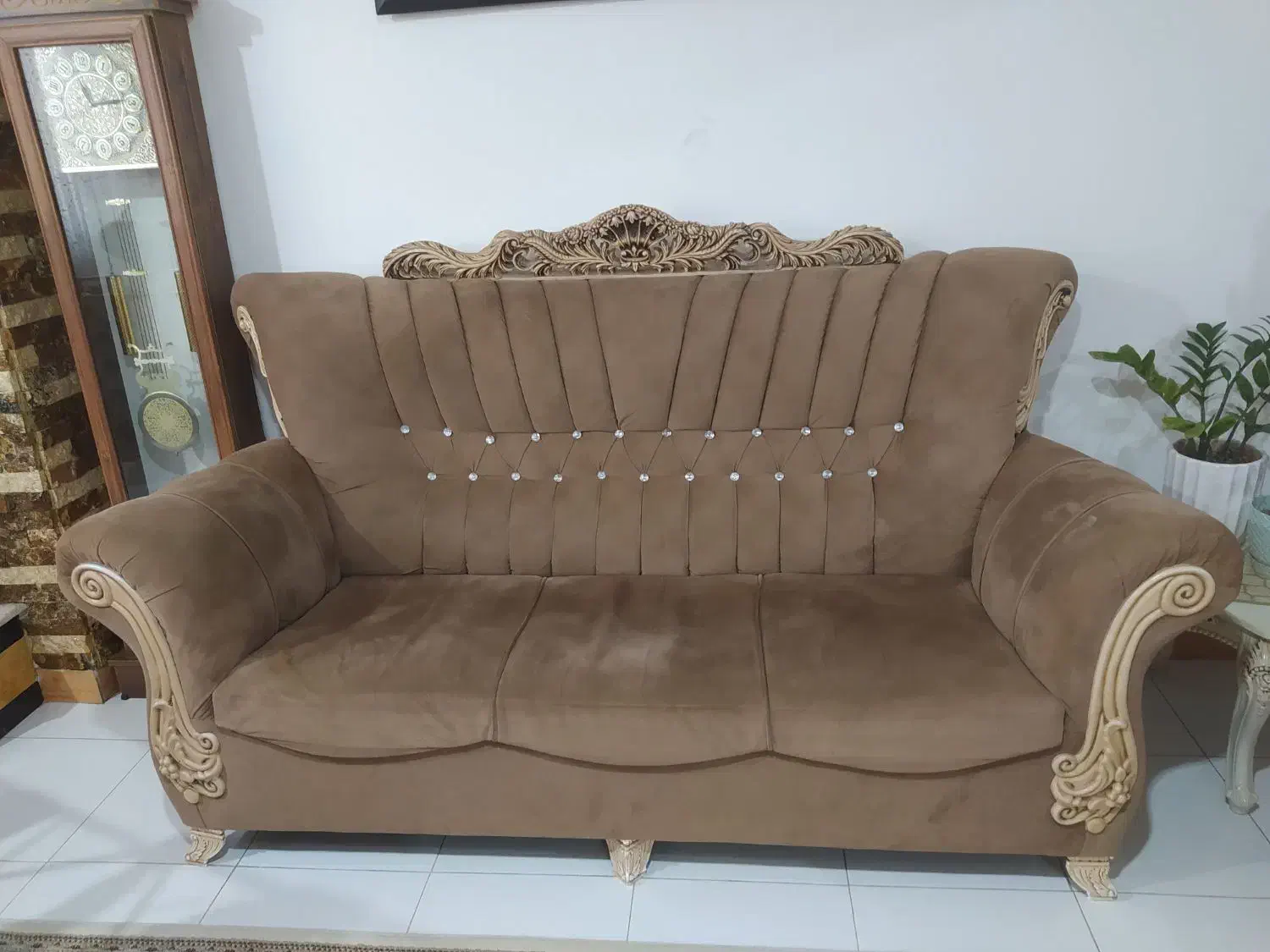 مبل هفت نفره به همراه میز پذیرایی|مبلمان خانگی و میز عسلی|رشت, جهاد|دیوار