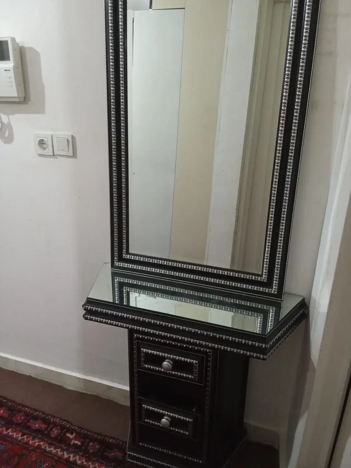 آینه کنسول مشکی رنگ سالم|بوفه، ویترین، کنسول|تبریز, |دیوار