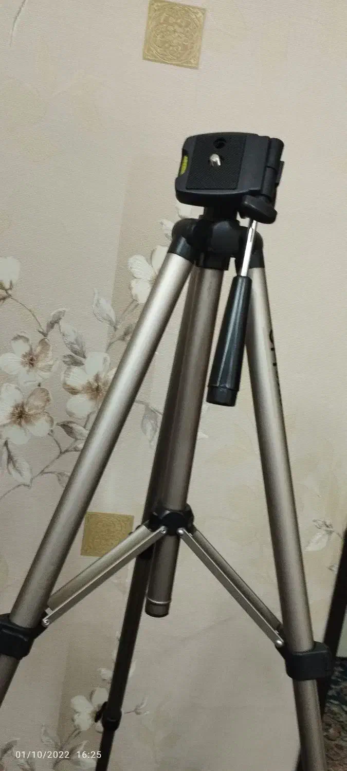 پایه موبایل و دوربین نو|دوربین عکاسی و فیلم‌برداری|تهران, شهرک رضویه|دیوار