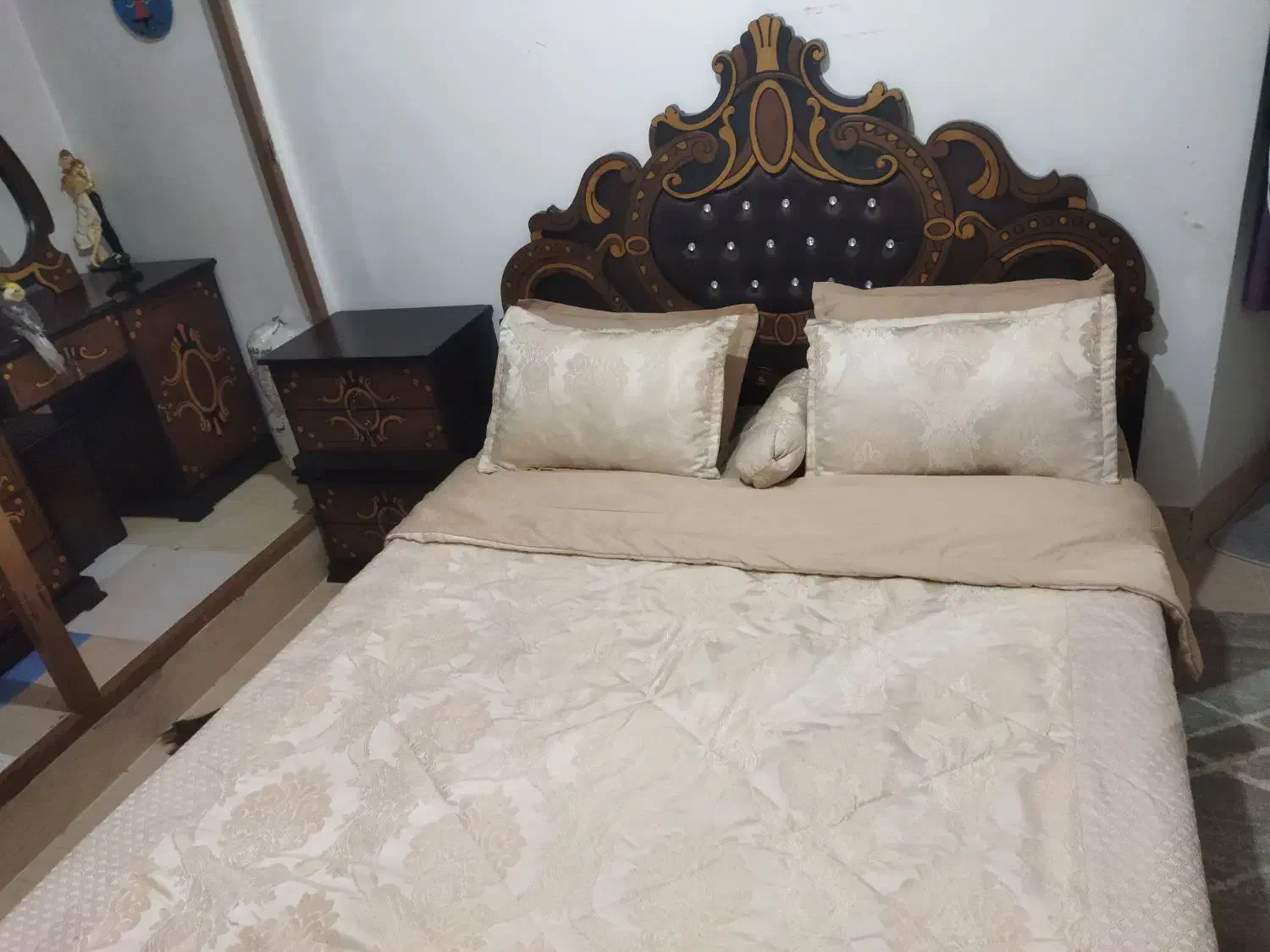 تخت|تخت و سرویس خواب|ساوه, |دیوار