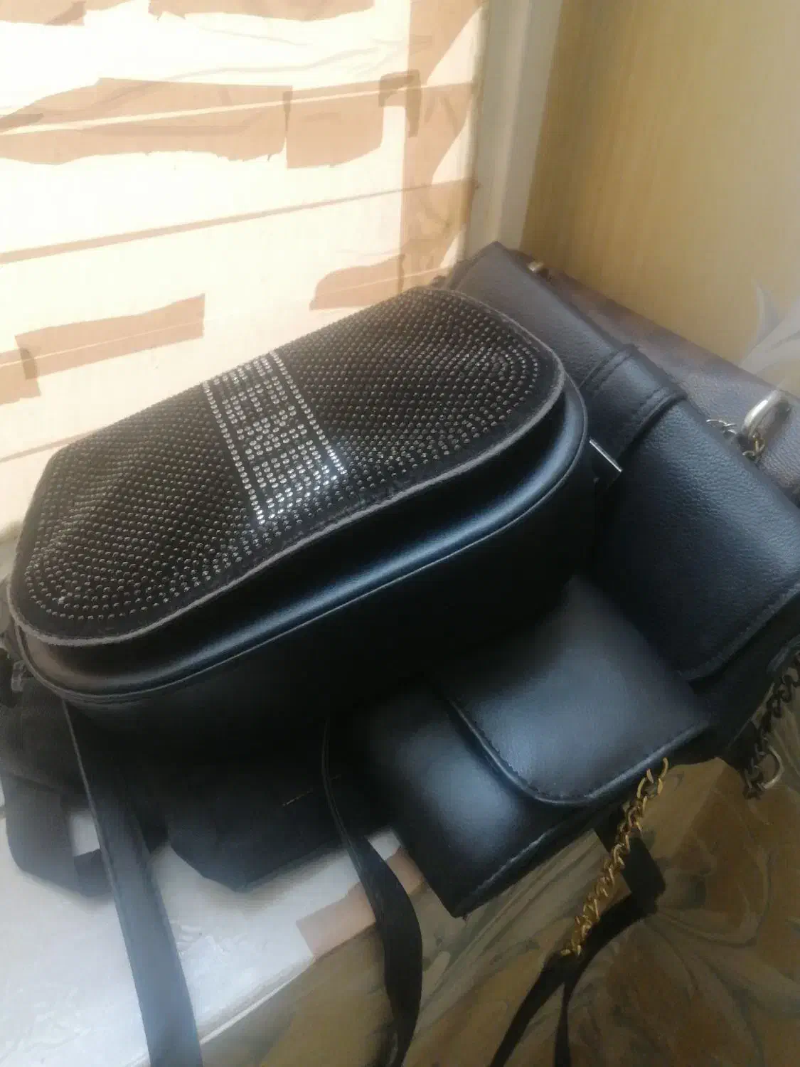 کیف کار گم شده شناسنامه داخل کیف هست|اشیا|شیراز, فرگاز|دیوار