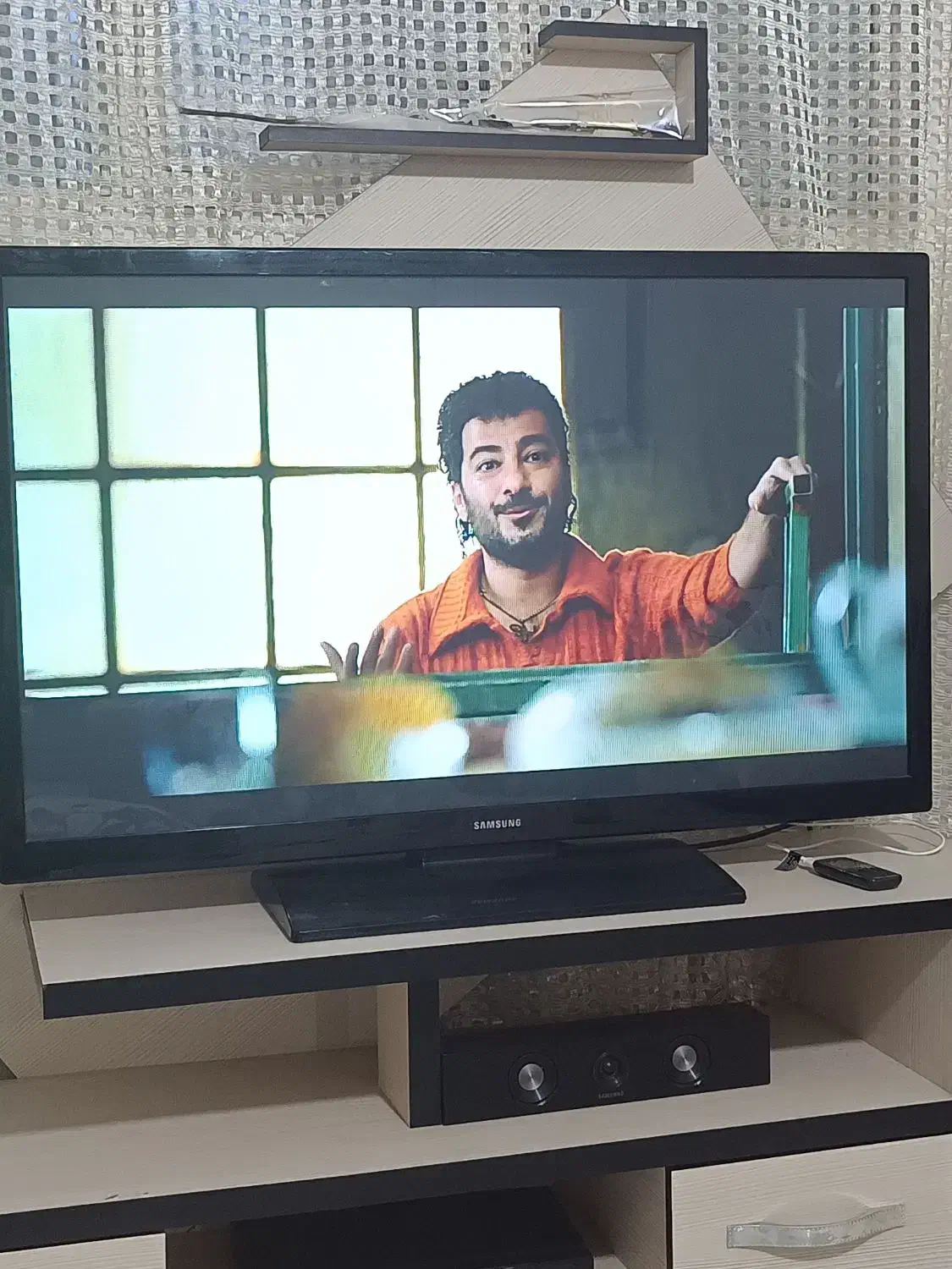 تلویزیون ۴۳ اینچ ال ای دی فول|تلویزیون و پروژکتور|قرچک, پویینک|دیوار