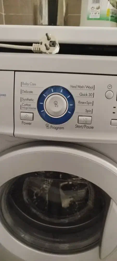 لباسشویی|ماشین لباسشویی و خشککن لباس|چاه مبارک, |دیوار