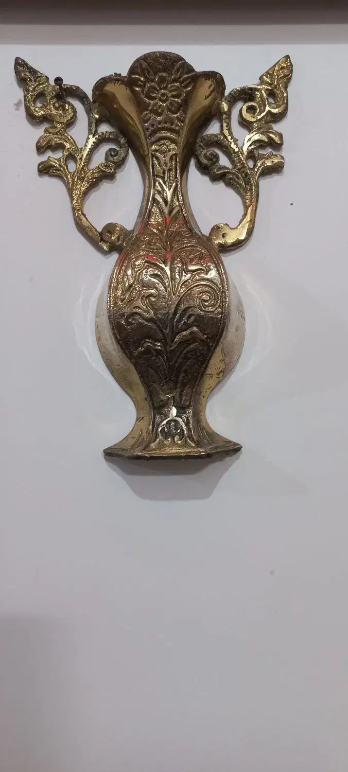 گلدان برنزی|صنایع دستی و سایر لوازم تزئینی|قم, باغ شریفی|دیوار