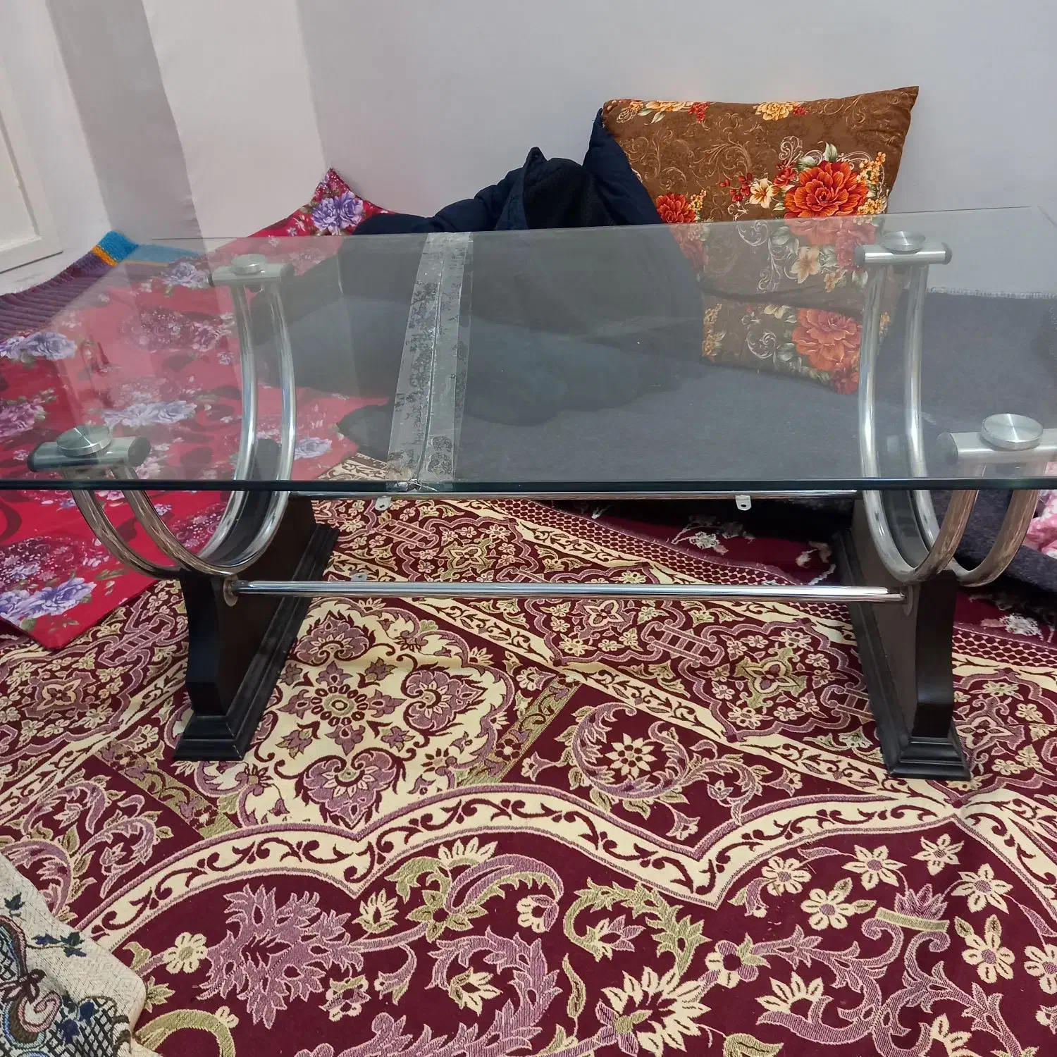 جلومبلی|مبلمان خانگی و میز عسلی|اهر, |دیوار