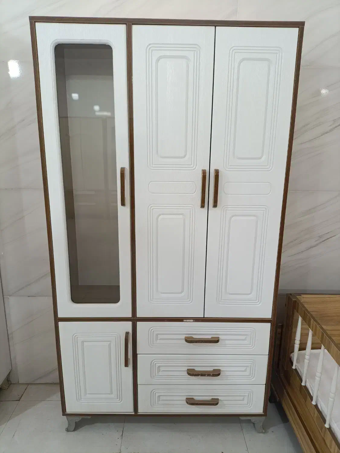 کمد سه درب کودک تخت نوزاد گهواره ای سرویس سیسمونی|تخت و صندلی بچه|مشهد, شهرک امام هادی (شهرک غرب)|دیوار