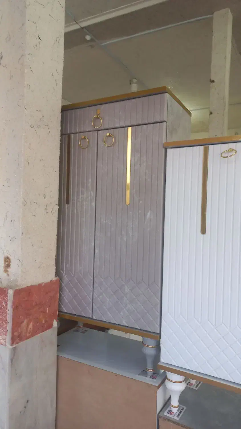 جاکفشی|جاکفشی، کمد، دراور|هشتگرد, شهرک راه آهن|دیوار