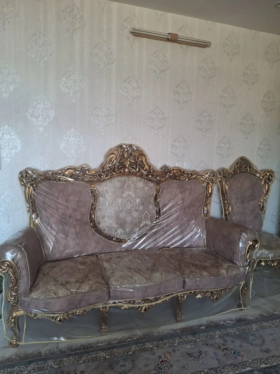 مبلمان را حتی کلاسیک با چوب راش وکم کار|مبلمان خانگی و میز عسلی|پیر بکران, |دیوار