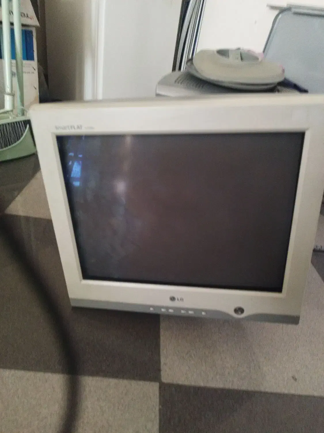 مانیتور الجی|قطعات و لوازم جانبی رایانه|تهران, فلسطین (میدان انقلاب)|دیوار