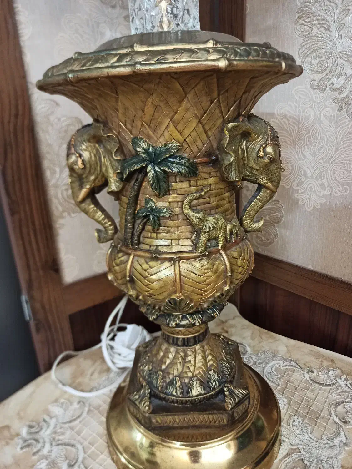 آباژور|چراغ خواب و آباژور|گلبهار, شهر جدید گلبهار|دیوار