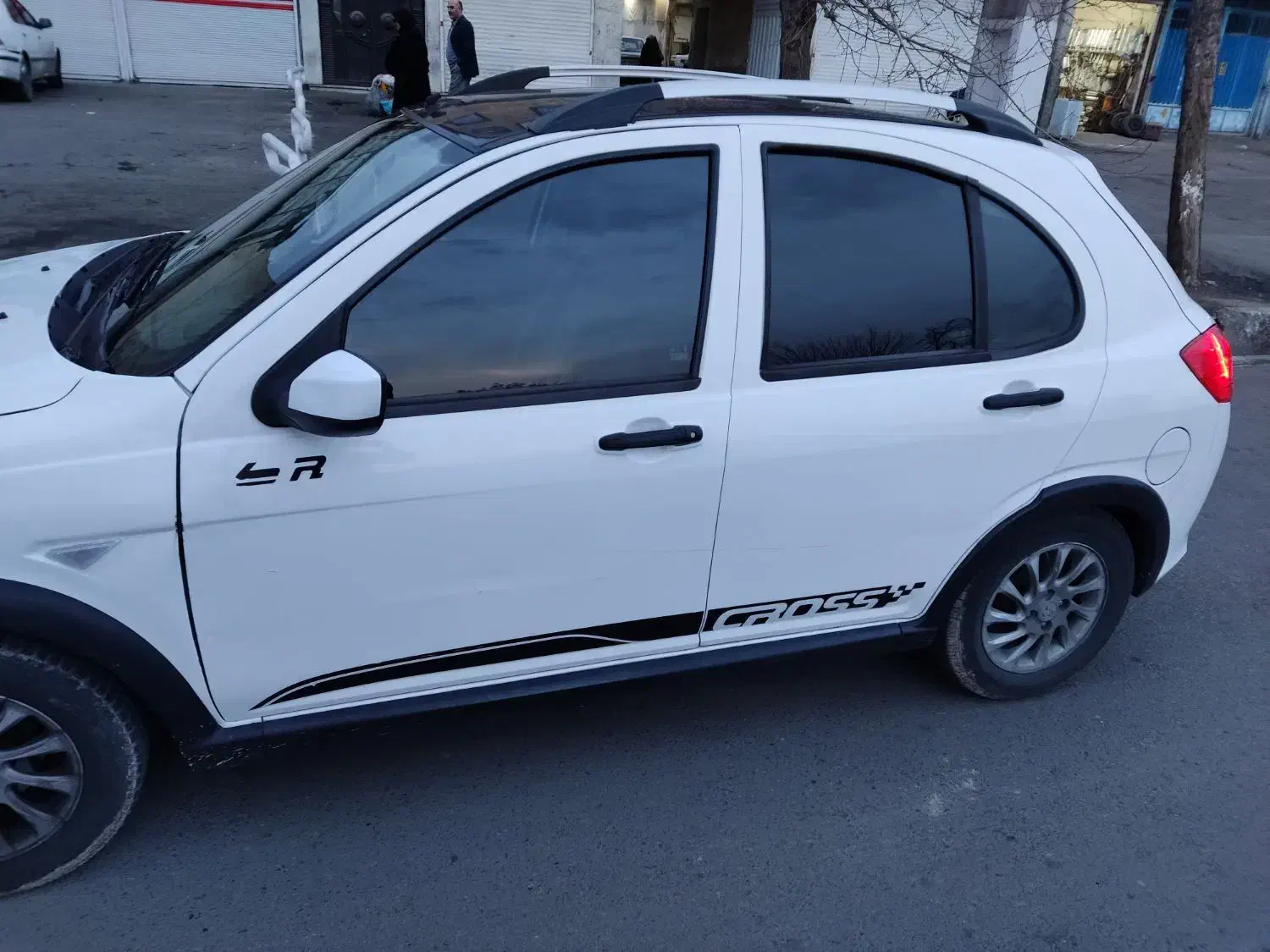 کویک r سفید مشکی|خودرو سواری و وانت|قرچک, زیبا شهر|دیوار