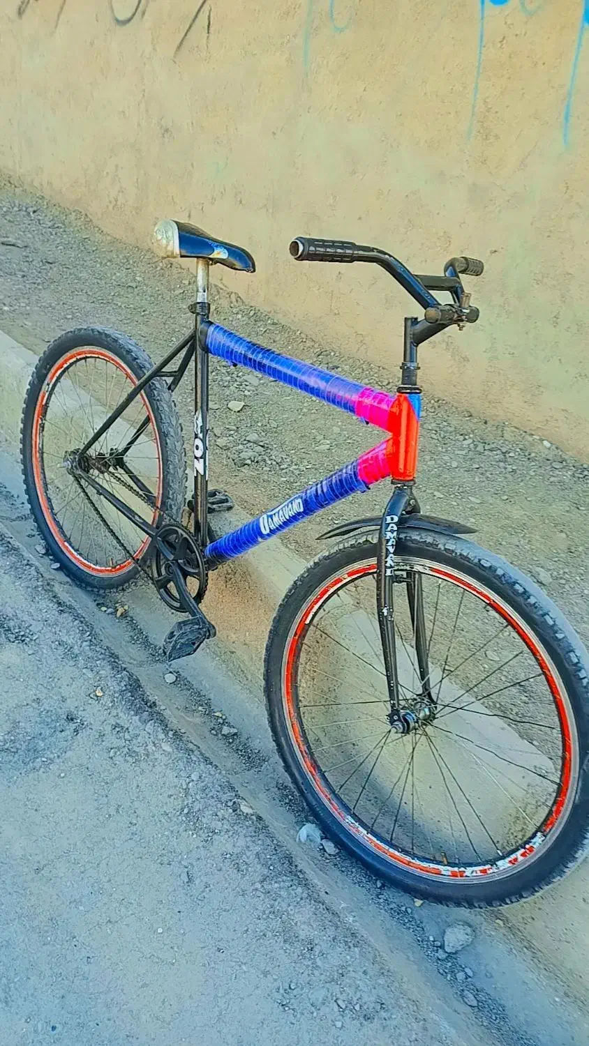 این دوچرخه 26|دوچرخه، اسکیت، اسکوتر|نیمروز, |دیوار