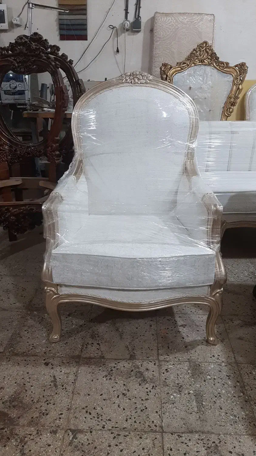 رویه کوبی رنگ کاری و تعمیرات مبلمان|خدمات پیشه و مهارت|قم, کاسه گران|دیوار