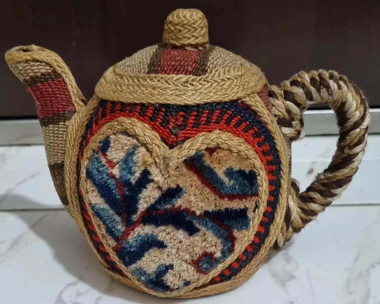 قوری تزئینی دکوری گلیمی فرش دستبافت ( نو )|کلکسیون اشیاء عتیقه|اندیشه, اندیشه فاز ۱|دیوار