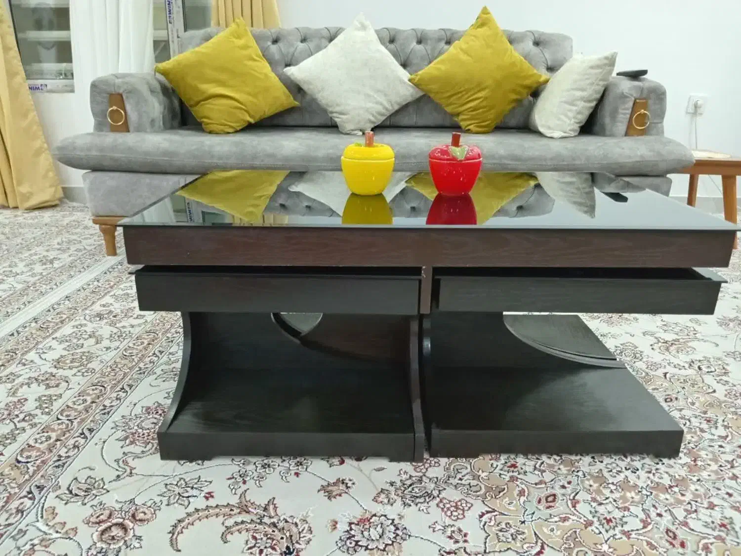 میز عسلی و ۴ گل میز شیک|مبلمان خانگی و میز عسلی|بهبهان, |دیوار