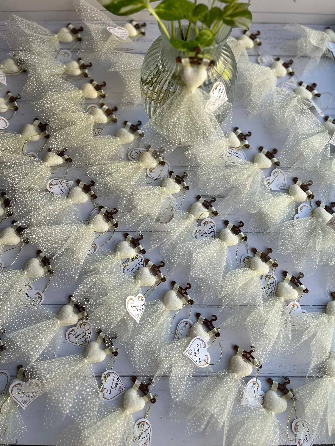 گیفت لباس عروس|گل مصنوعی|قزوین, |دیوار