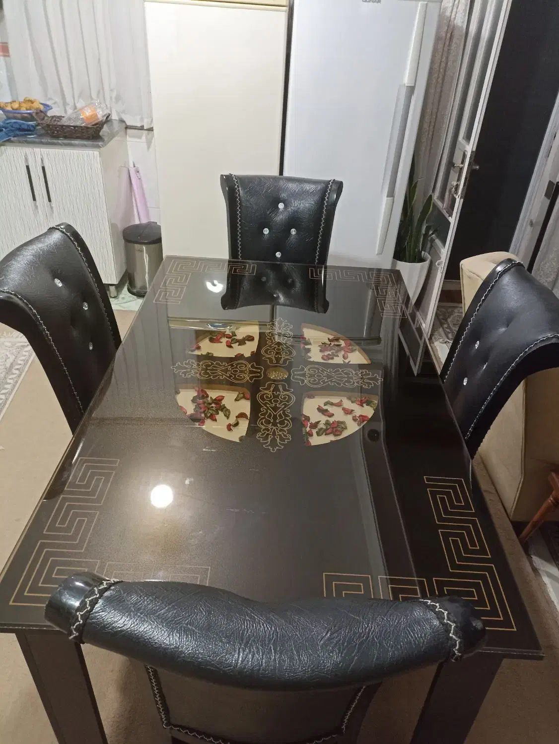 میز نهار خوری ۶ نفره|میز و صندلی غذاخوری|خرمآباد, |دیوار