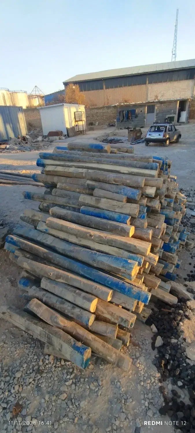 فروش چوب و تخته روسی دست دوم|مصالح و تجهیزات ساختمان|بروجن, |دیوار