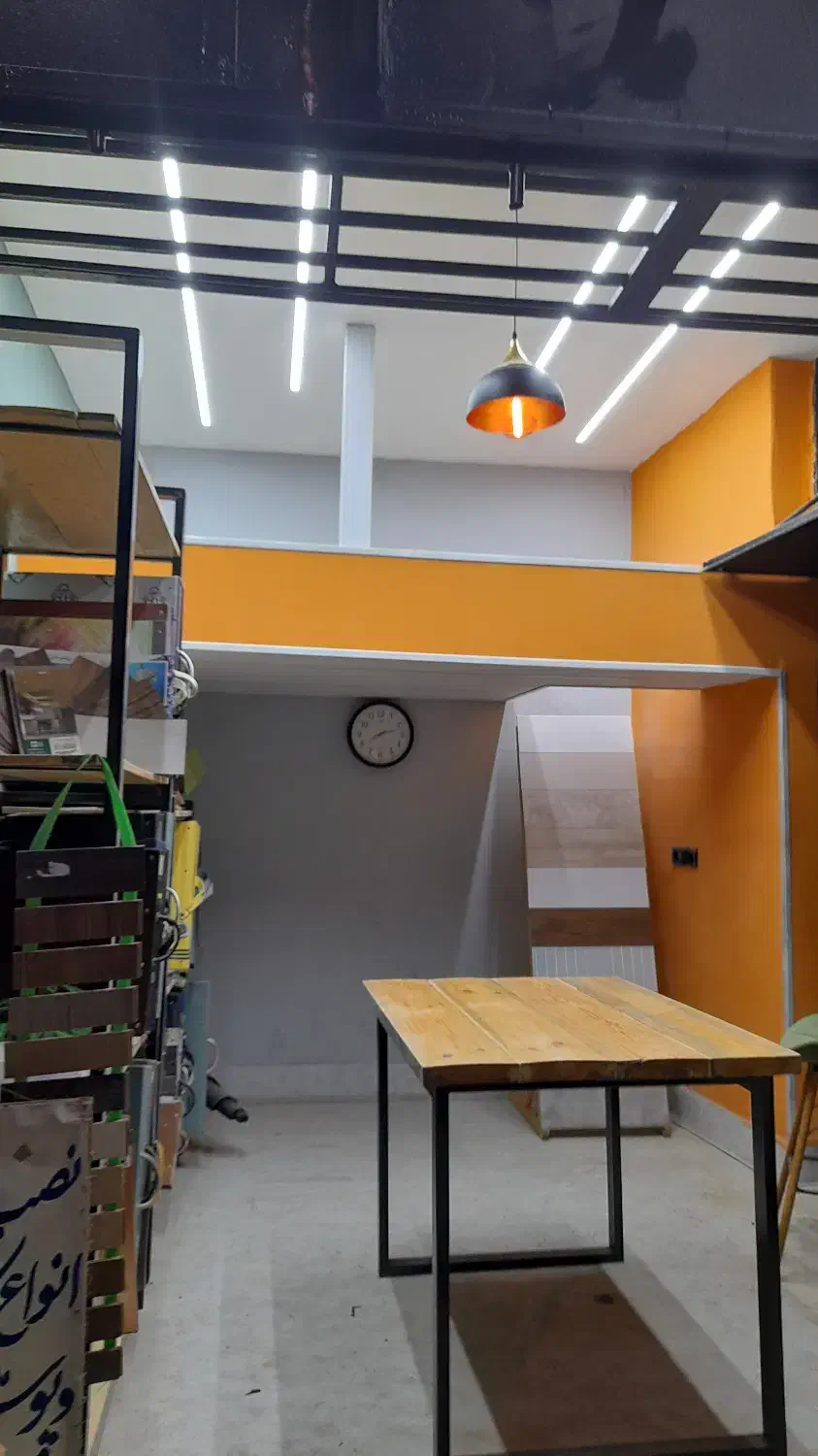 نصاب کاغذ دیواری ، نصب پوستر ، ابزار|خدمات پیشه و مهارت|شیراز, میانرود|دیوار