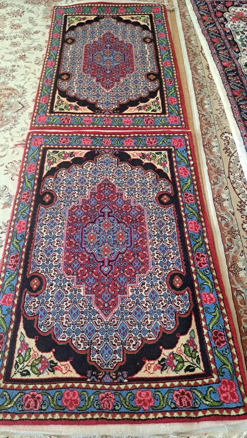 دو عدد پشتی|پشتی|سنندج, |دیوار