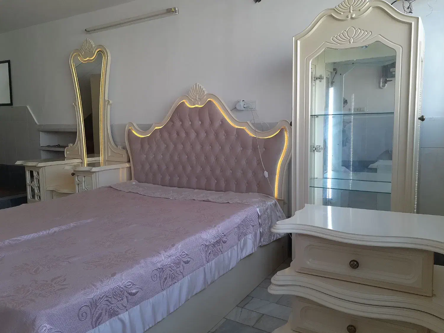 ویترین وکیوم صدفی|بوفه، ویترین، کنسول|قم, نخودی|دیوار