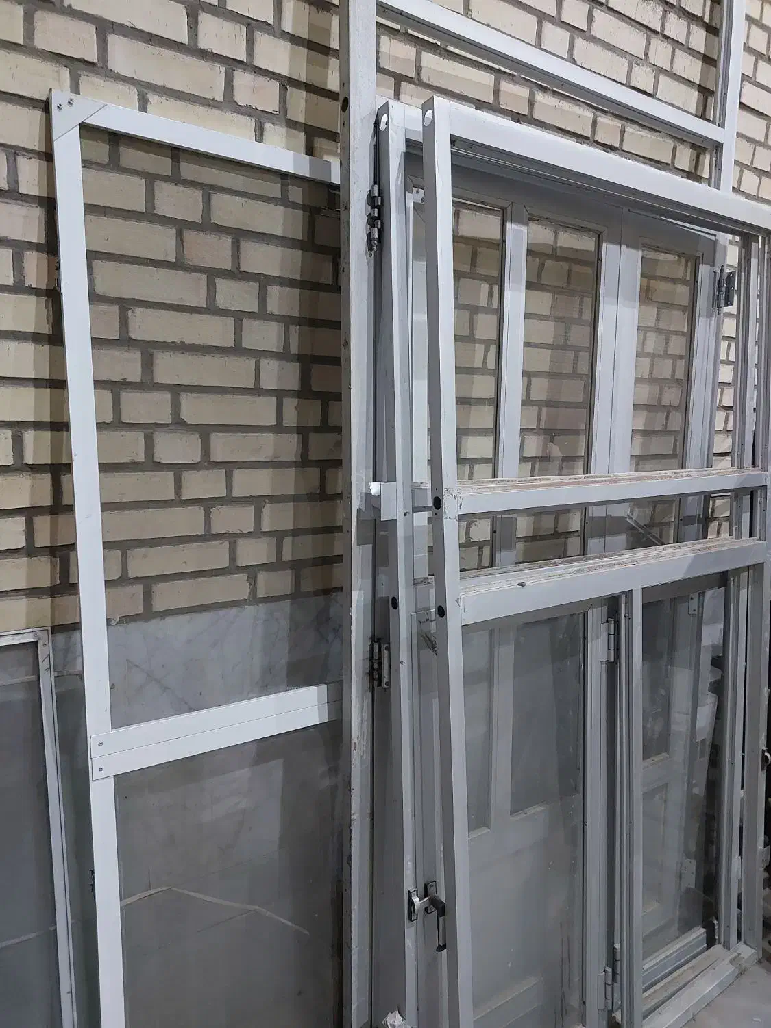 در و پنجره آلومینیوم|مصالح و تجهیزات ساختمان|بروجن, |دیوار